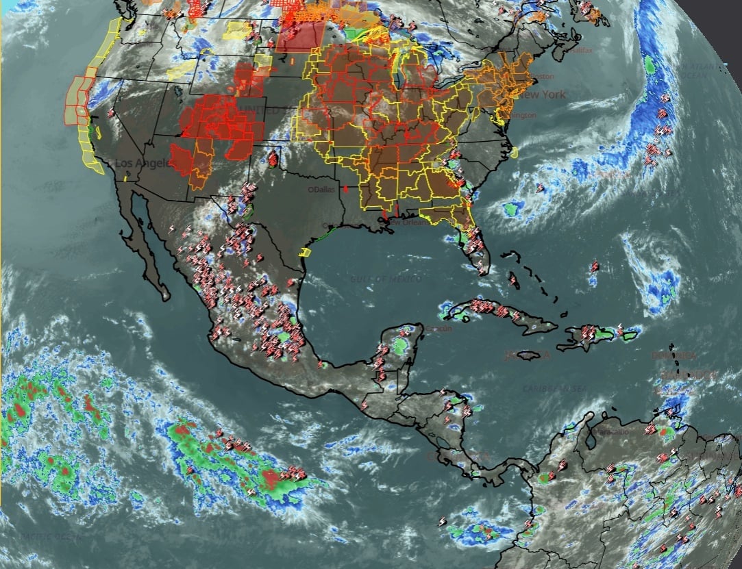 MeteoStar weather data visualization interface showing multi‑layer atmospheric and geospatial analysis